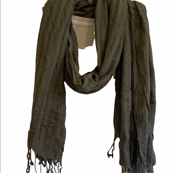 Grey charcoal pattern scarf wrap with fringe details and pretty pattern! - Picture 9 of 10